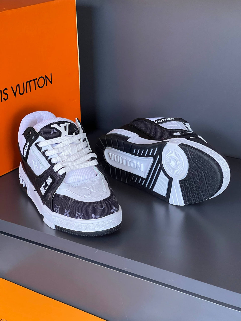 Louis Vuitton Trainer Sneaker Black
