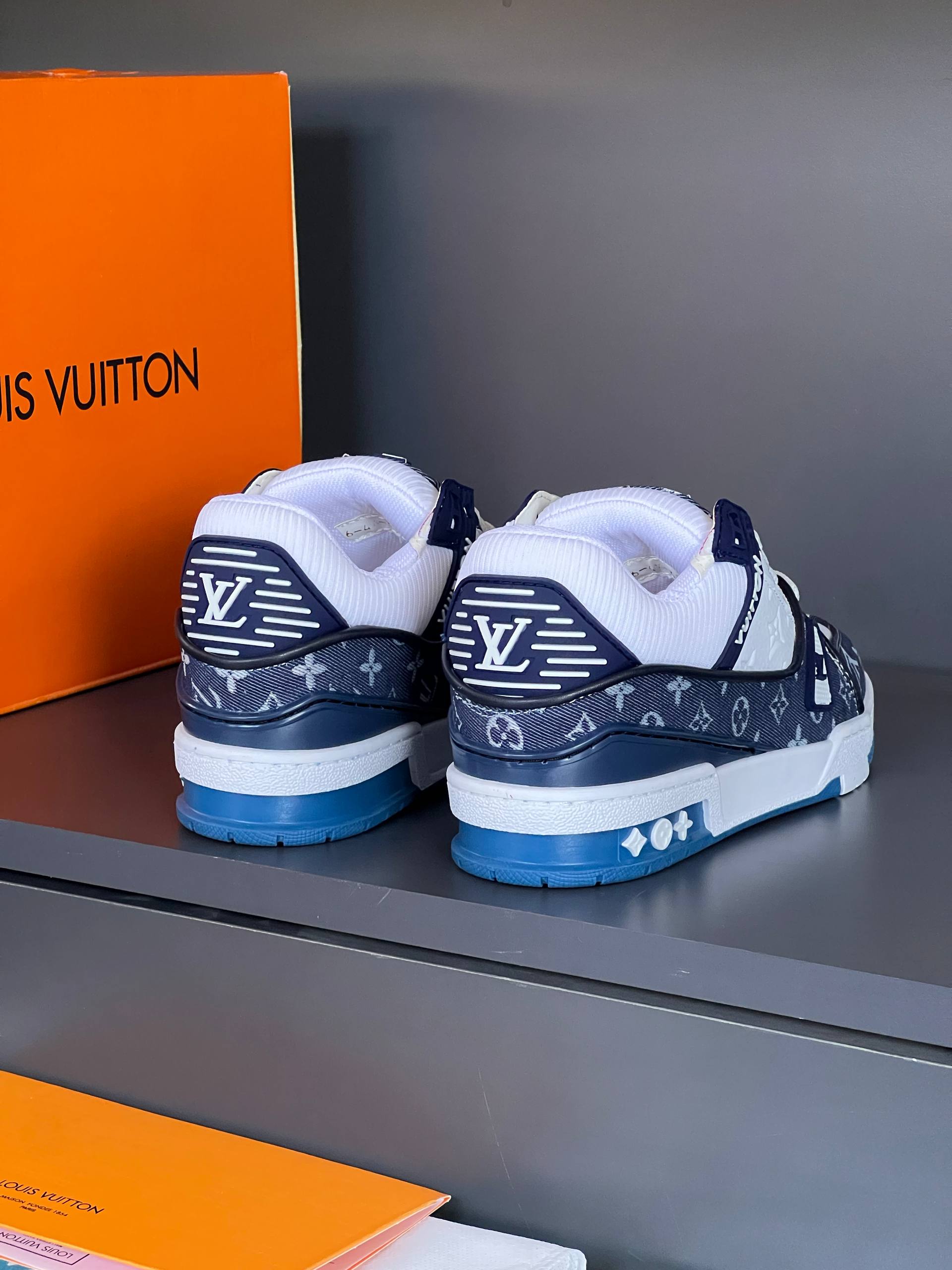 Louis Vuitton Trainer Sneaker Blue